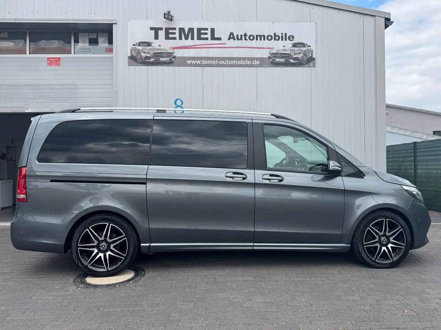 Mercedes-Benz V 250 d AMG LANG EDITION 7-Sitzer MBUX AHK Grau - 2
