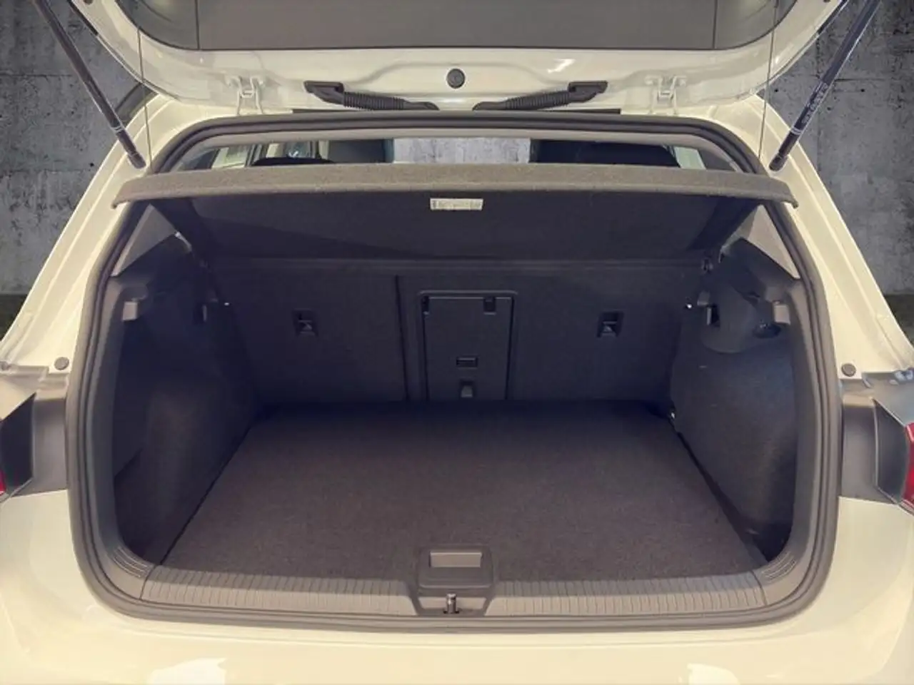 Volkswagen Golf 2.0 TDI Life LED+SHZ+ACC+APP-Connect 18