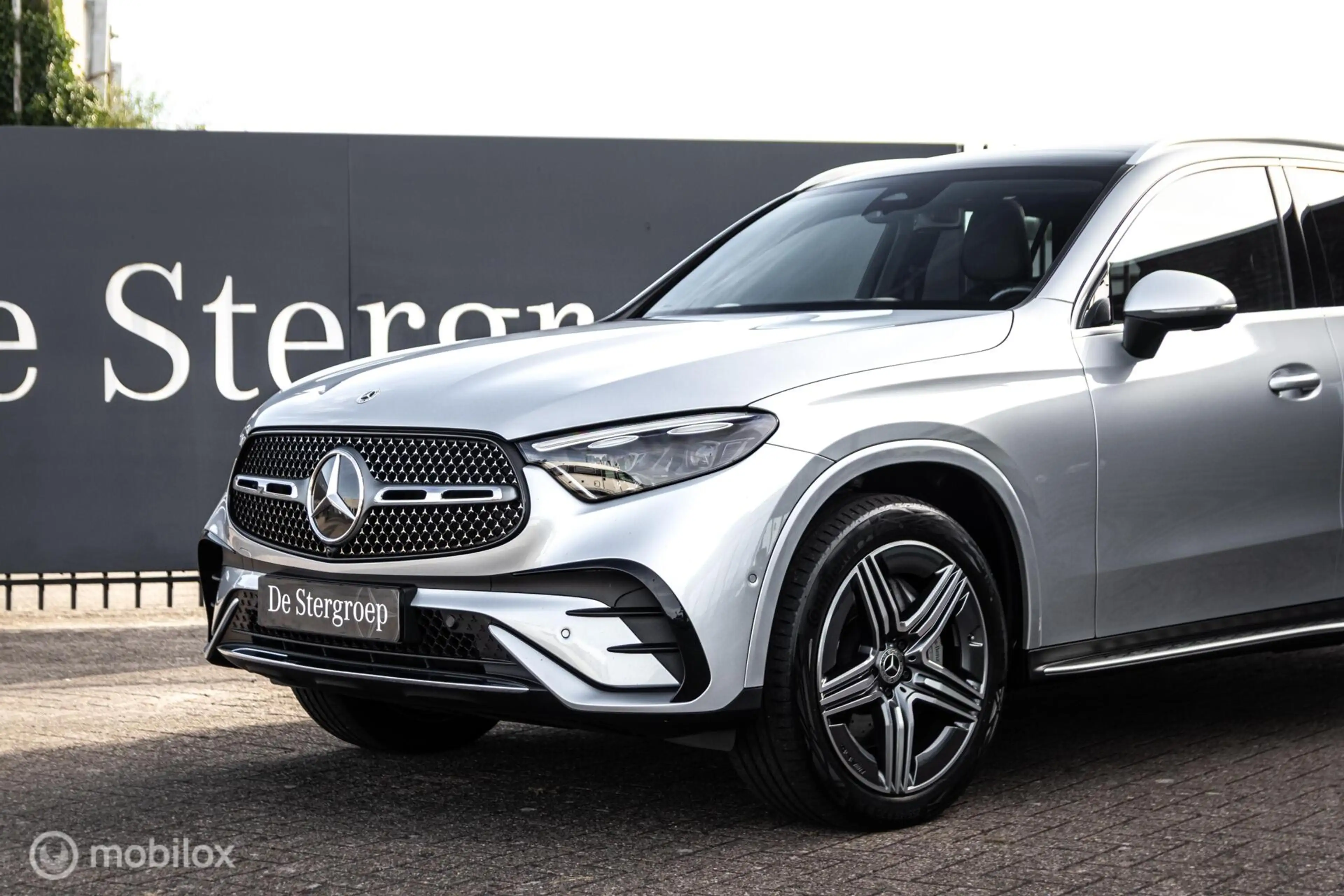 Mercedes-Benz GLC 400 400e 4MATIC AMG Line — photo 2