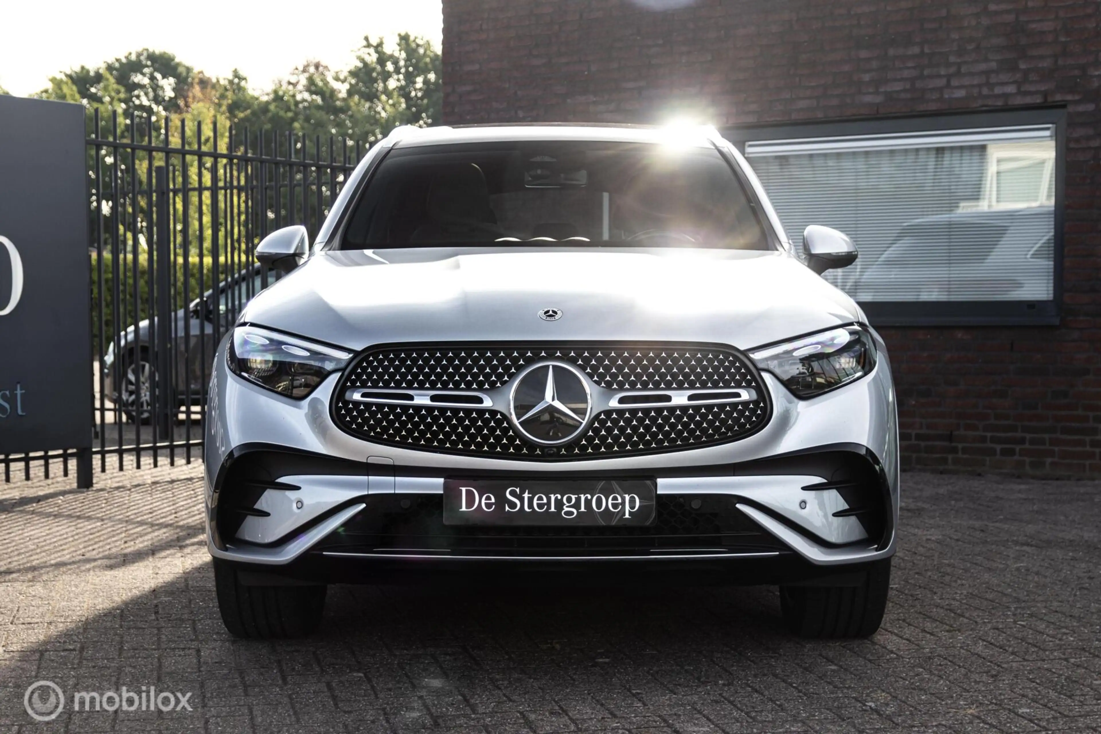 Mercedes-Benz GLC 400 400e 4MATIC AMG Line — photo 3