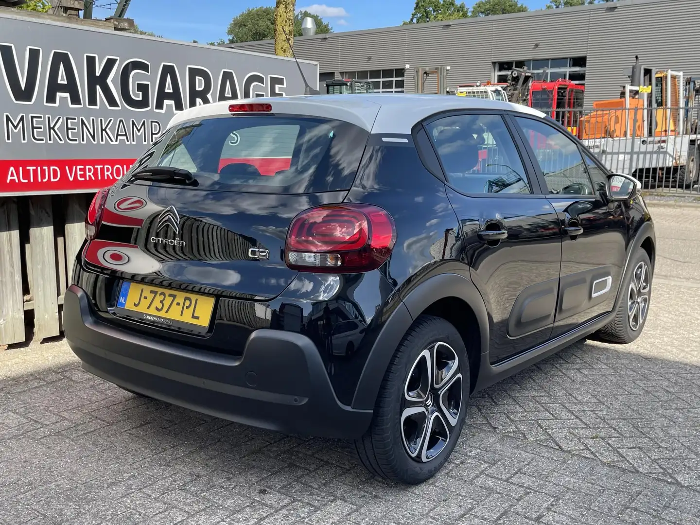 Citroen C3 1.2 PureTech Feel 16"/Navigatie/LED/Android Auto & Zwart - 2