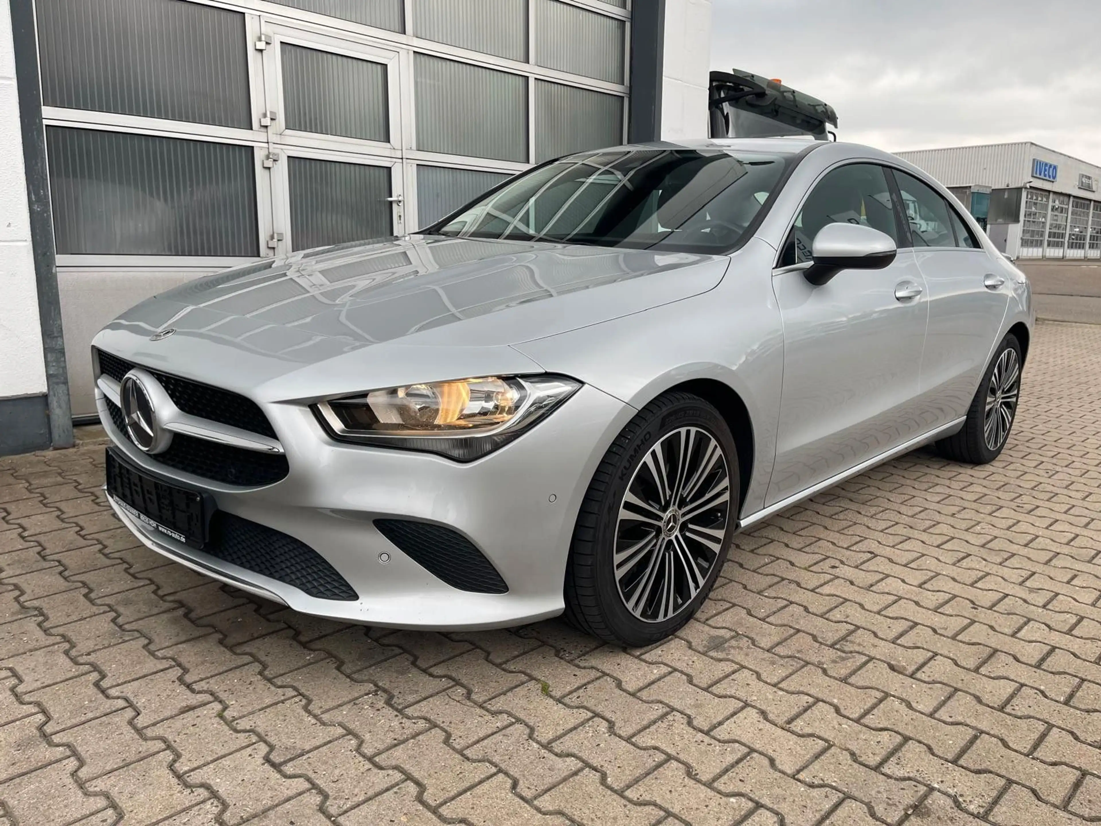 Mercedes-Benz CLA 220 d/Coupé/1HD/AHK/NAVI/S-HEFT/18'' — photo 2