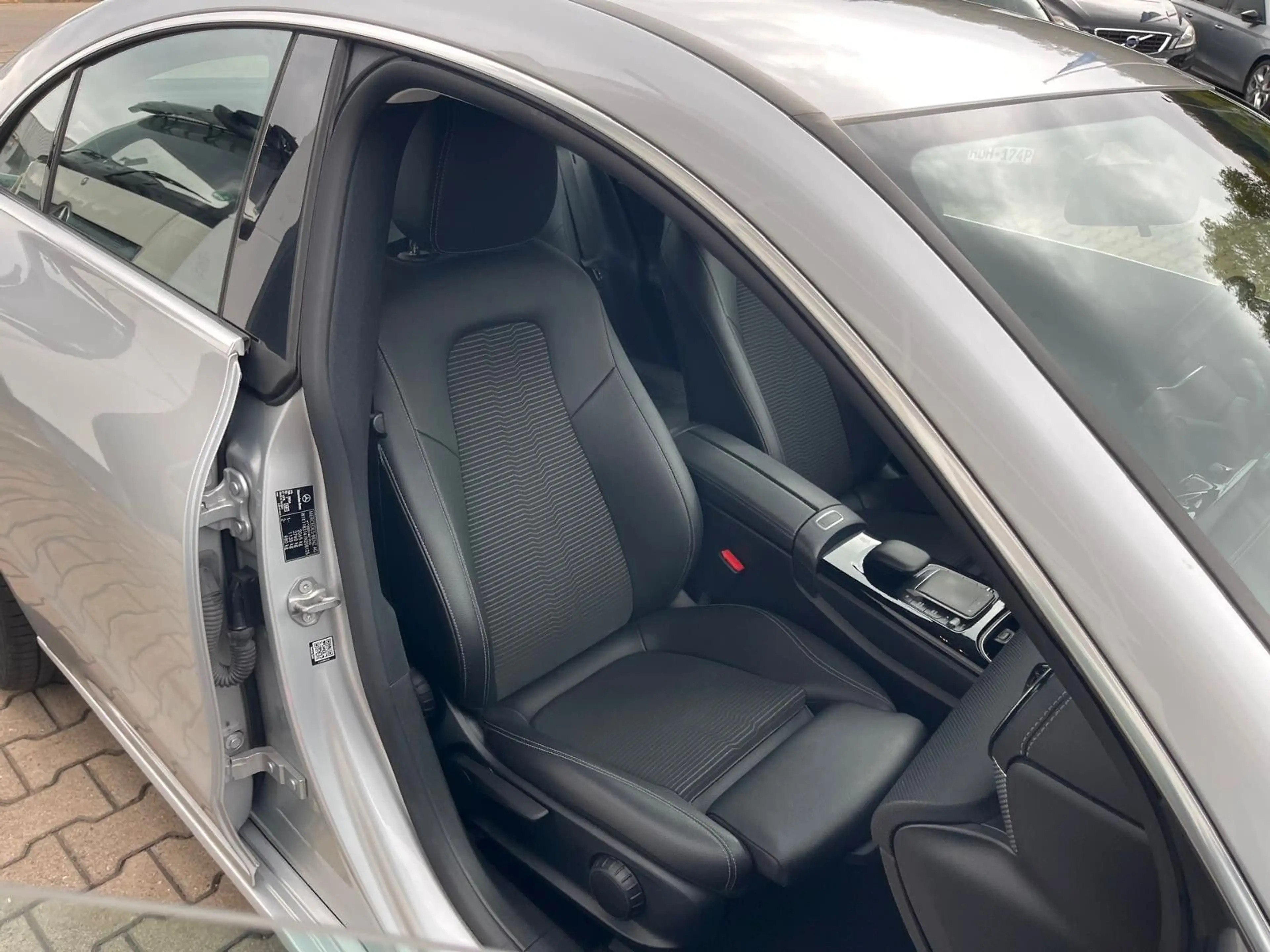 Mercedes-Benz CLA 220 d/Coupé/1HD/AHK/NAVI/S-HEFT/18'' — photo 12