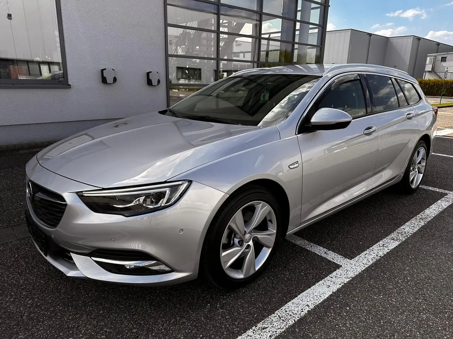 Opel Insignia 2,0CDTi Sports Tourer Innovation ZR-neu Zilver - 2