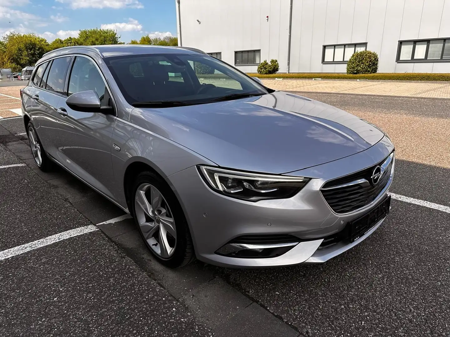Opel Insignia 2,0CDTi Sports Tourer Innovation ZR-neu Zilver - 1