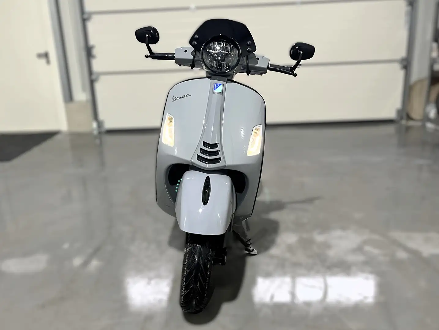 Vespa GTS Super Tech 125 LED | ABS | Black-Line u.v.m. Szürke - 2