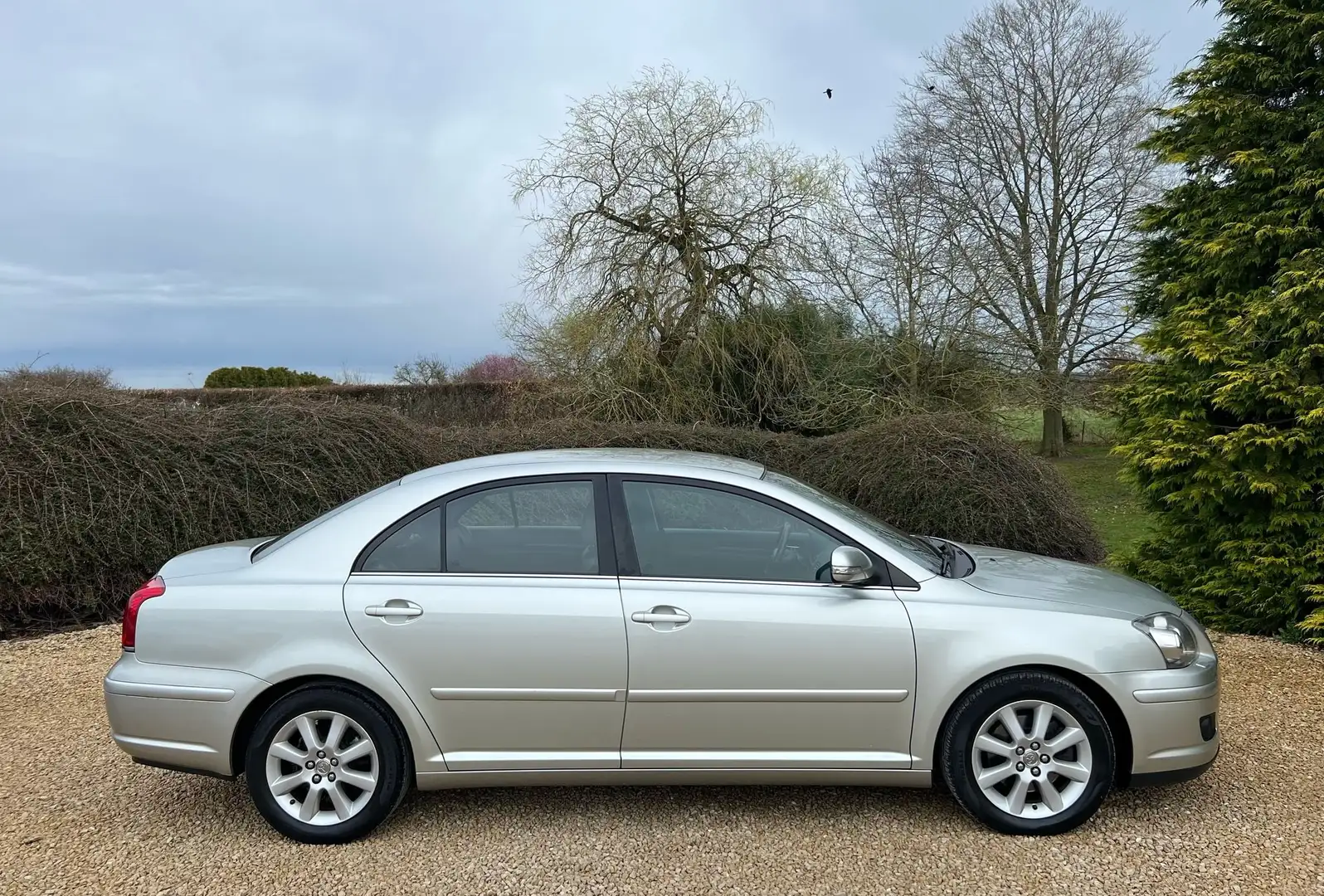 Toyota Avensis 2.0 Turbo D4D 126 CV FULL OPTIONS GPS XENON CUIR Silber - 2