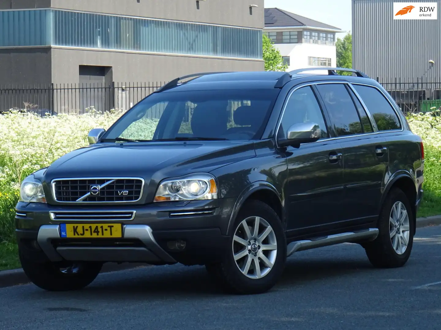 Volvo XC90 4.4 V8 Executive AUTOMAAT FULL OPTIONS Grijs - 1