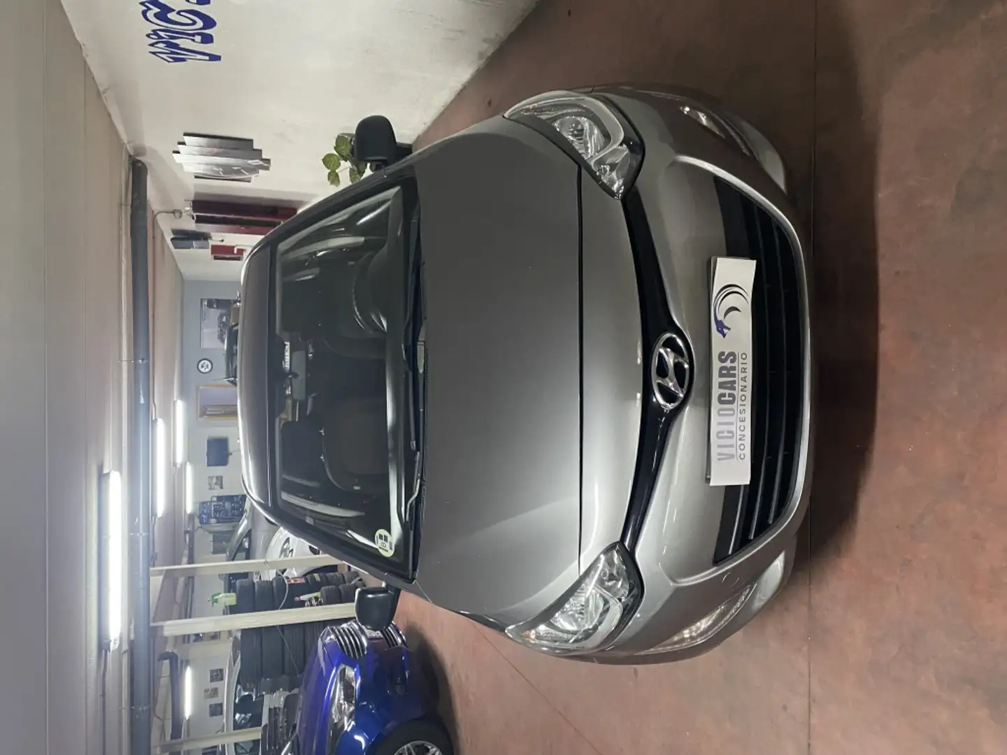 Hyundai i20 1.1CRDI Go Gris - 2
