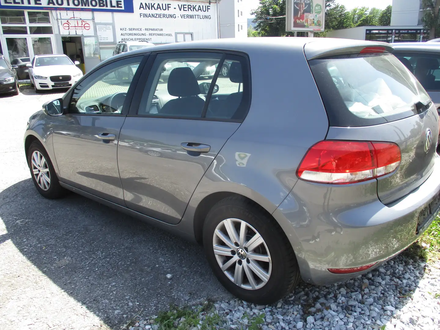 Volkswagen Golf Rabbit 1,6 TDI DPF Gris - 2