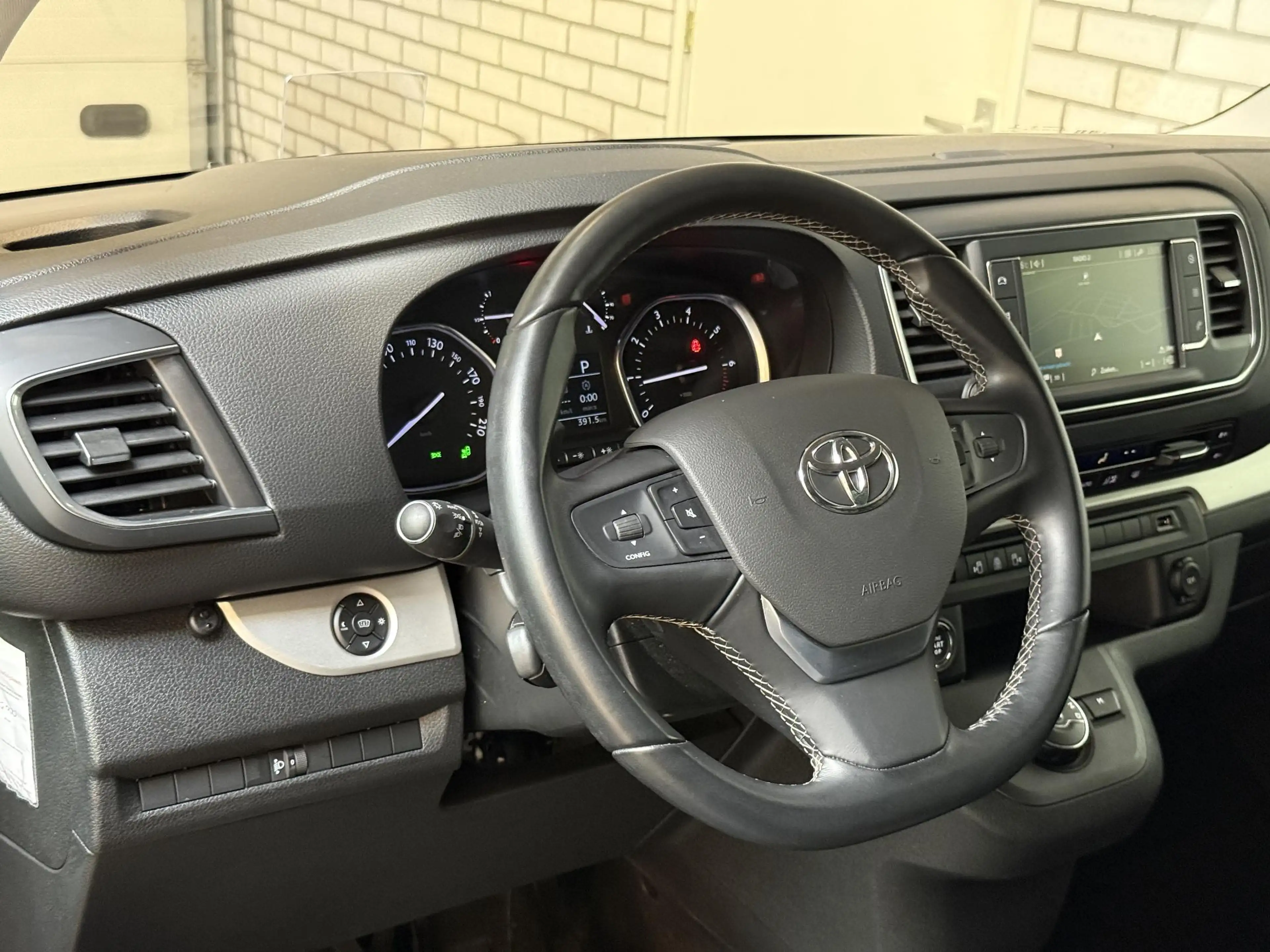 Toyota Proace Worker 2.0 D-4D Executive Long DC Verso — photo 6