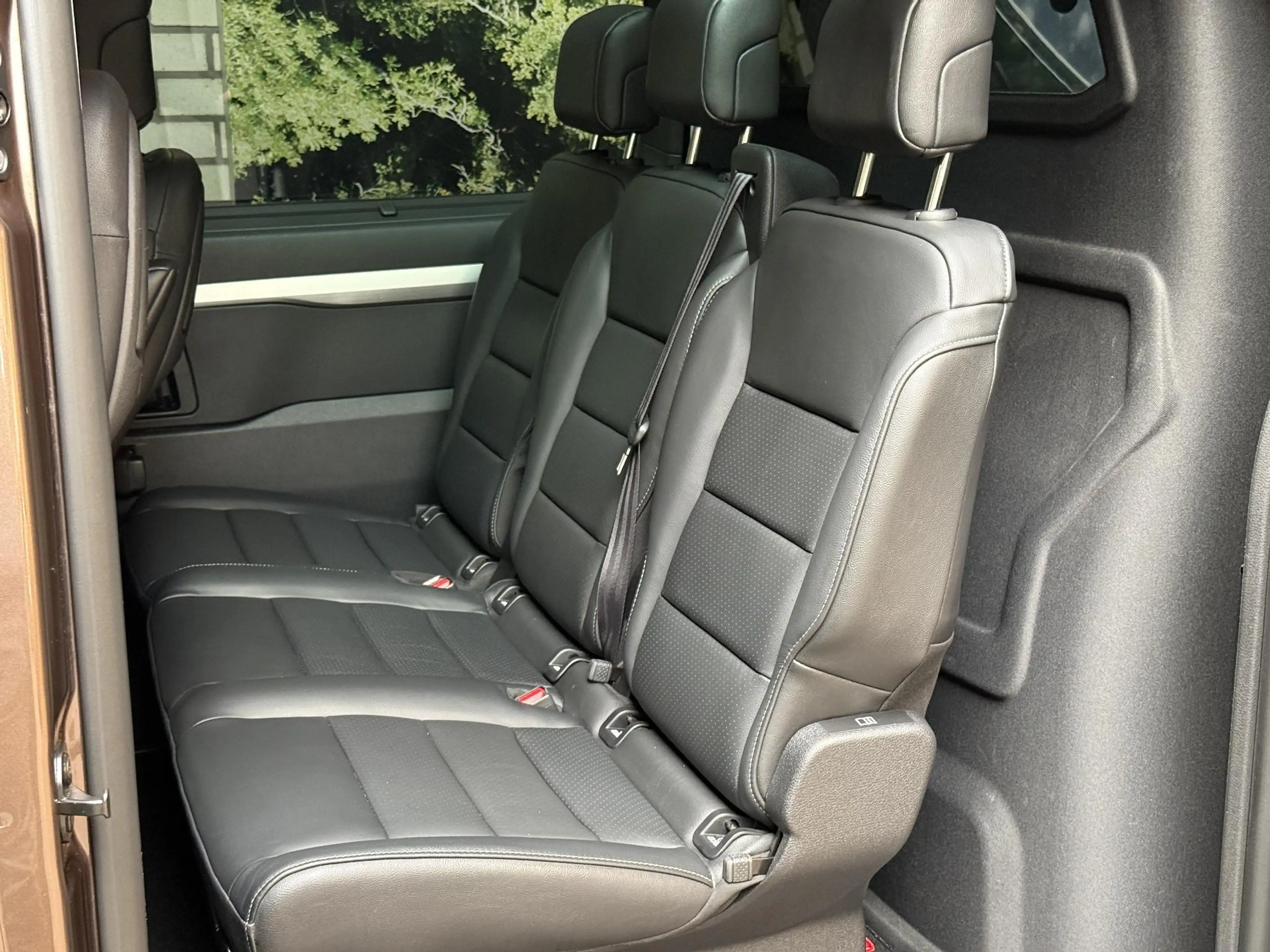 Toyota Proace Worker 2.0 D-4D Executive Long DC Verso — photo 18