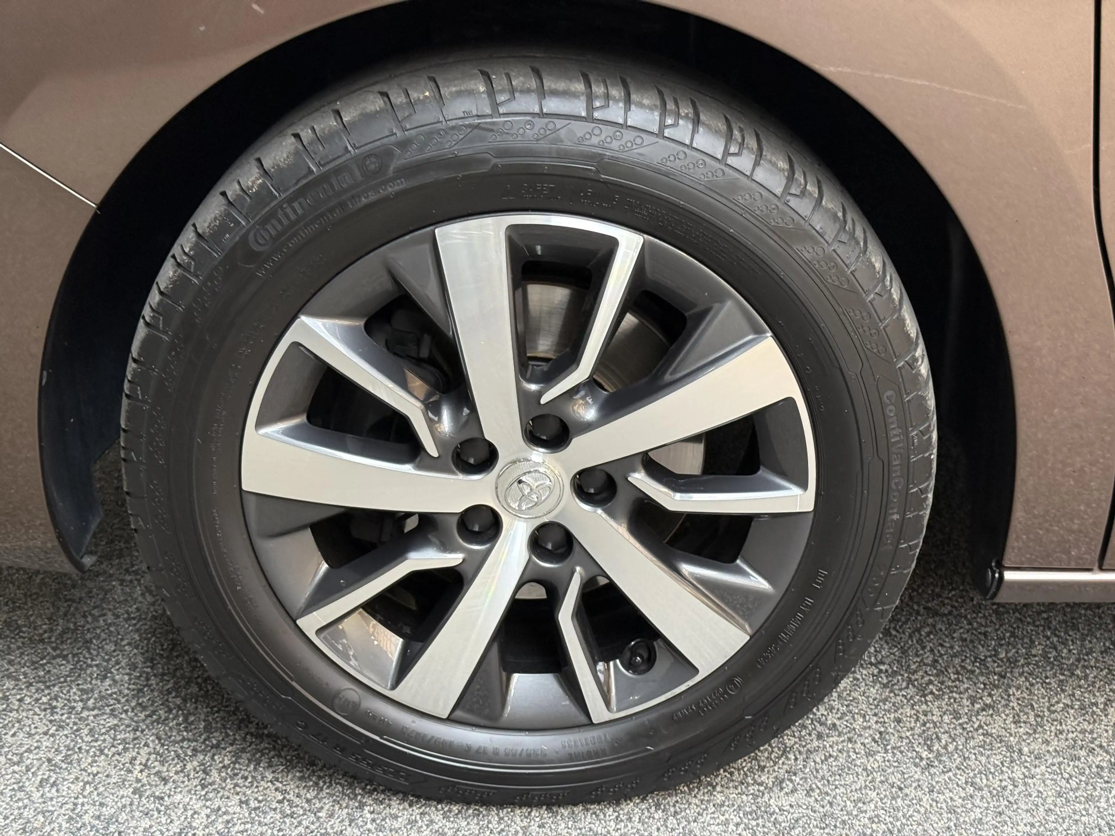 Toyota Proace Worker 2.0 D-4D Executive Long DC Verso — photo 24