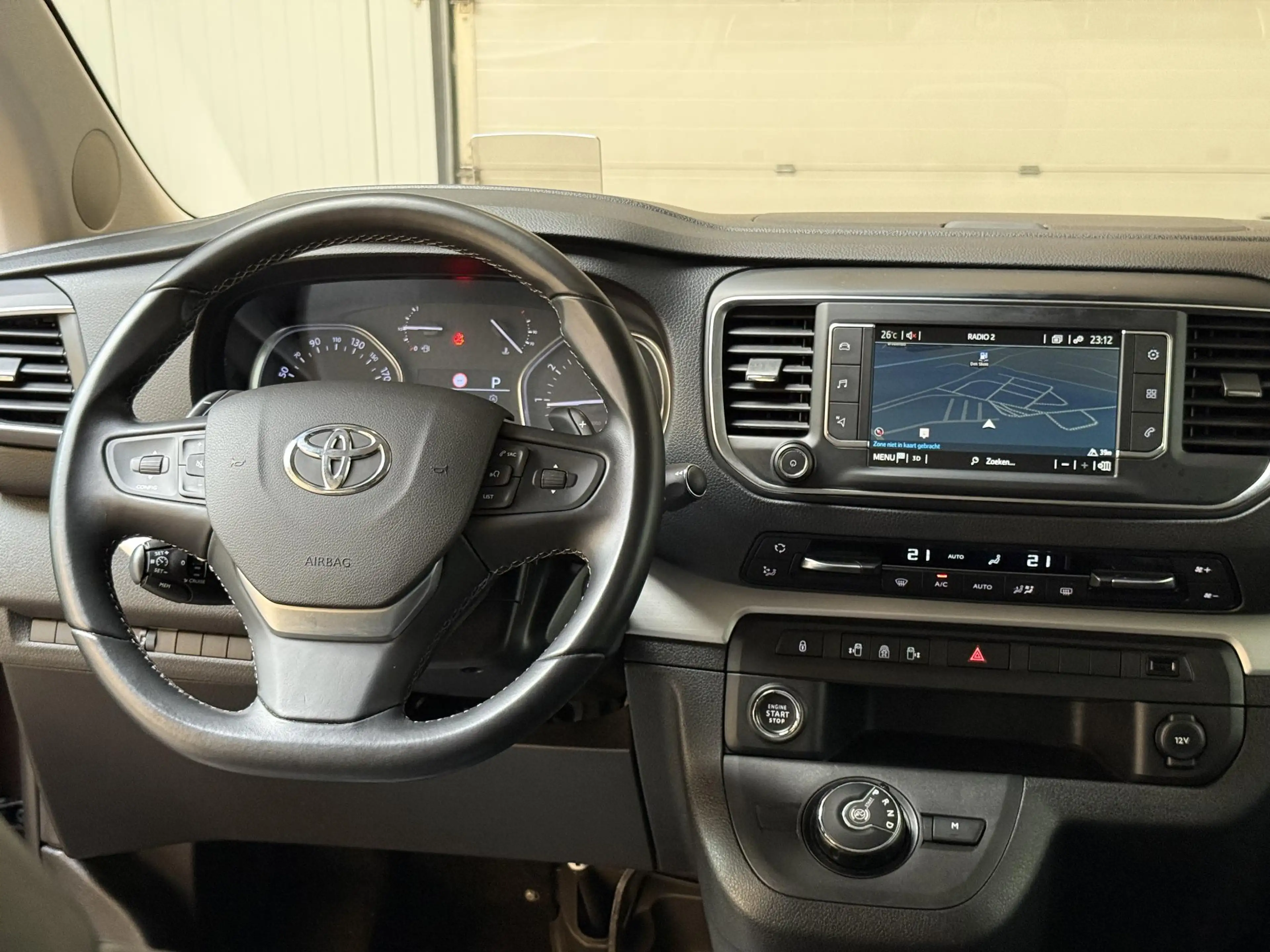 Toyota Proace Worker 2.0 D-4D Executive Long DC Verso — photo 7