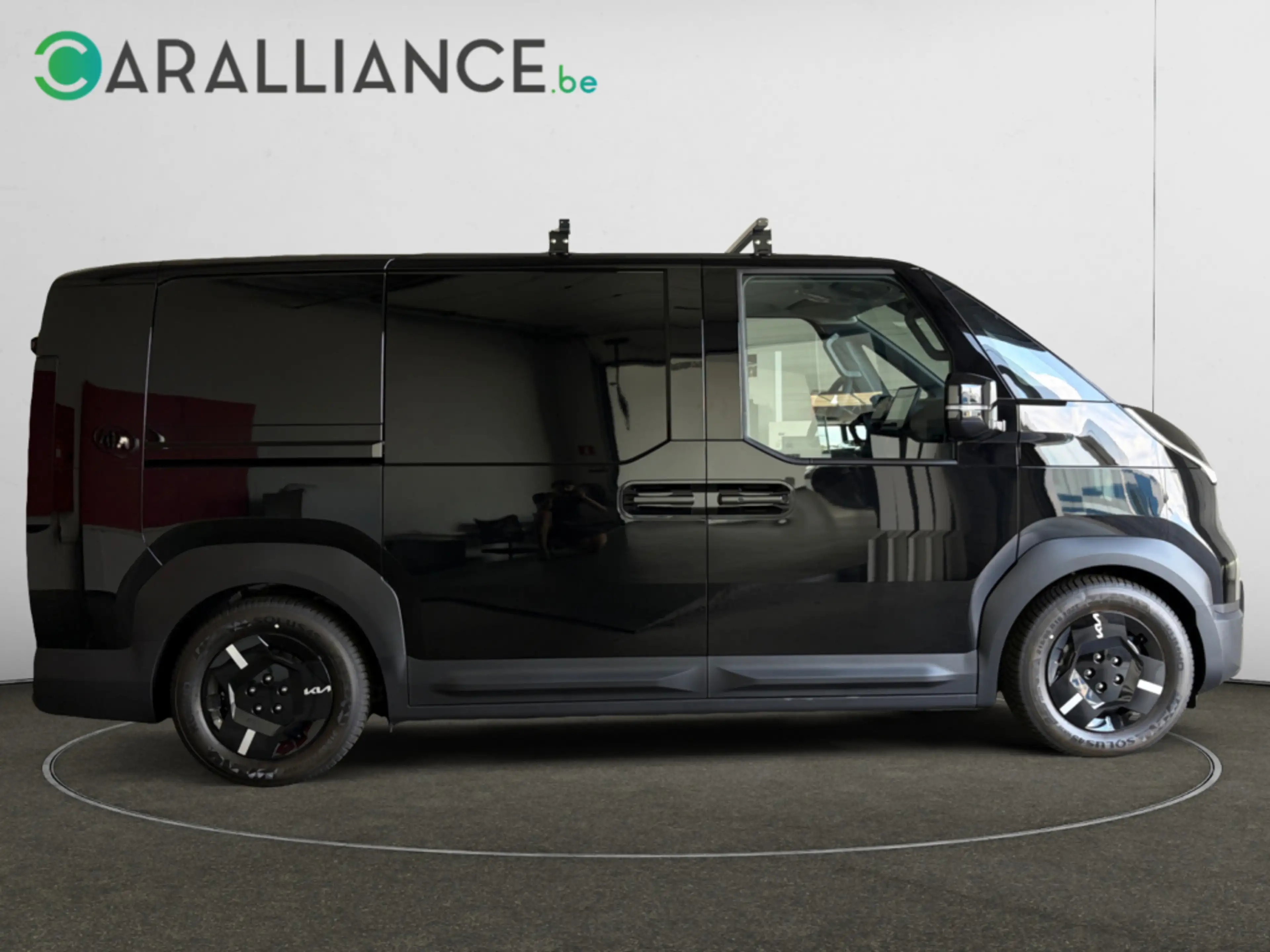 Kia PV5 Cargo Plus L2H1 3p. 71,2 kWh — photo 3