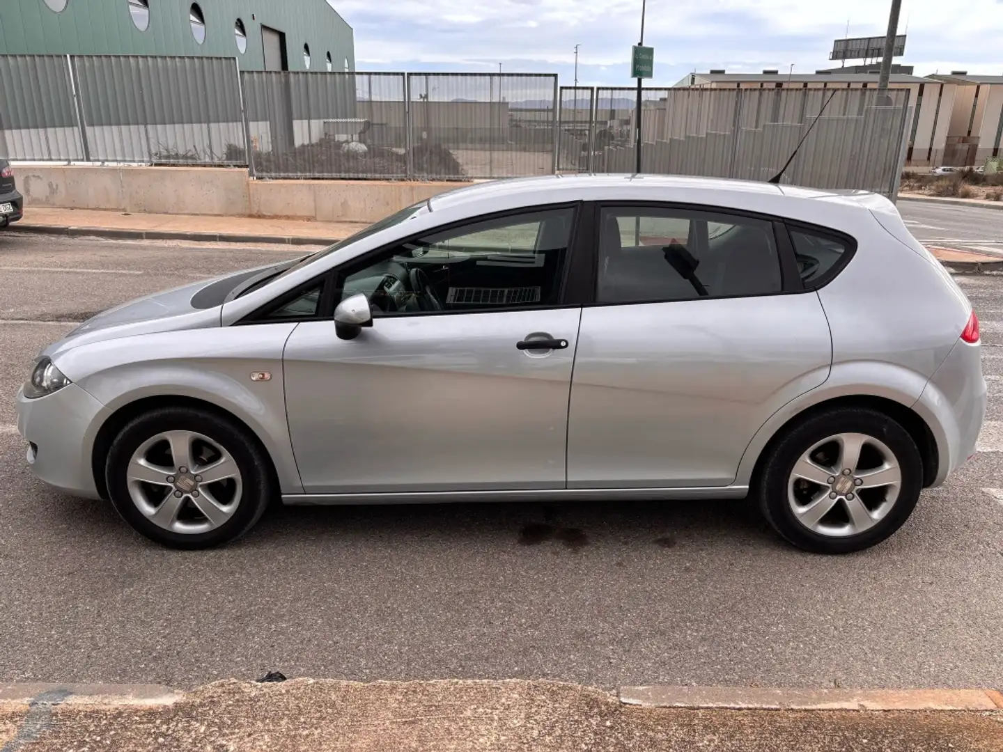 SEAT Leon 1.9TDI Driver´s Edition Grau - 2