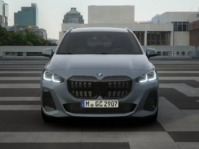 BMW 2 Series view 3