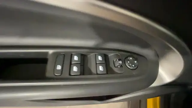 Jeep Avenger view 18