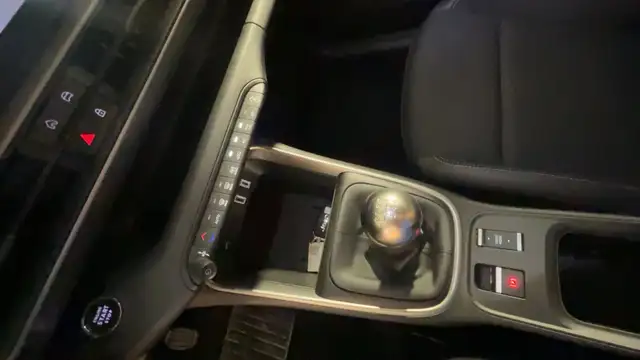 Jeep Avenger view 16