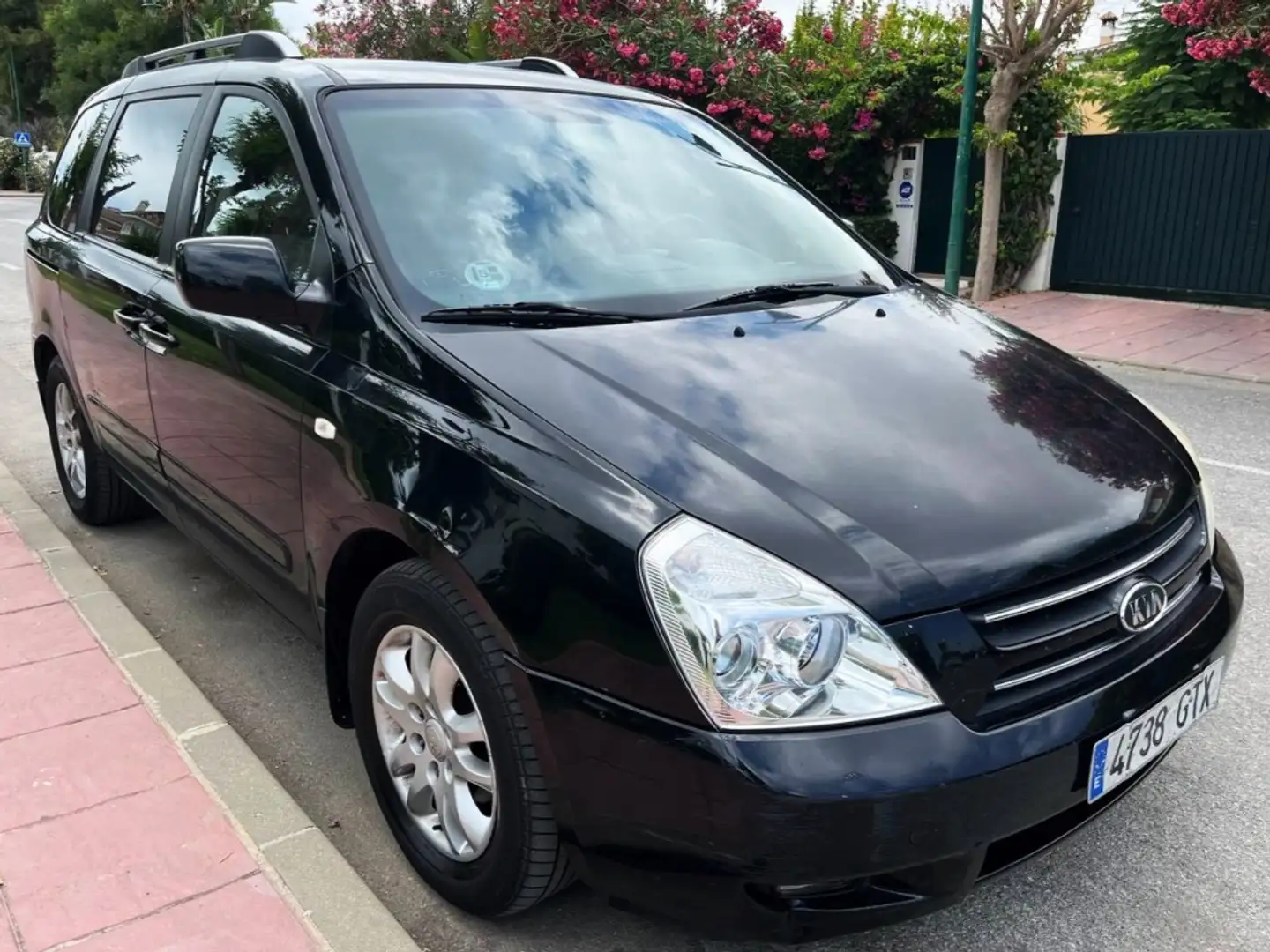 Kia Carnival Monovolumen Automático de 5 Puertas Negro - 1