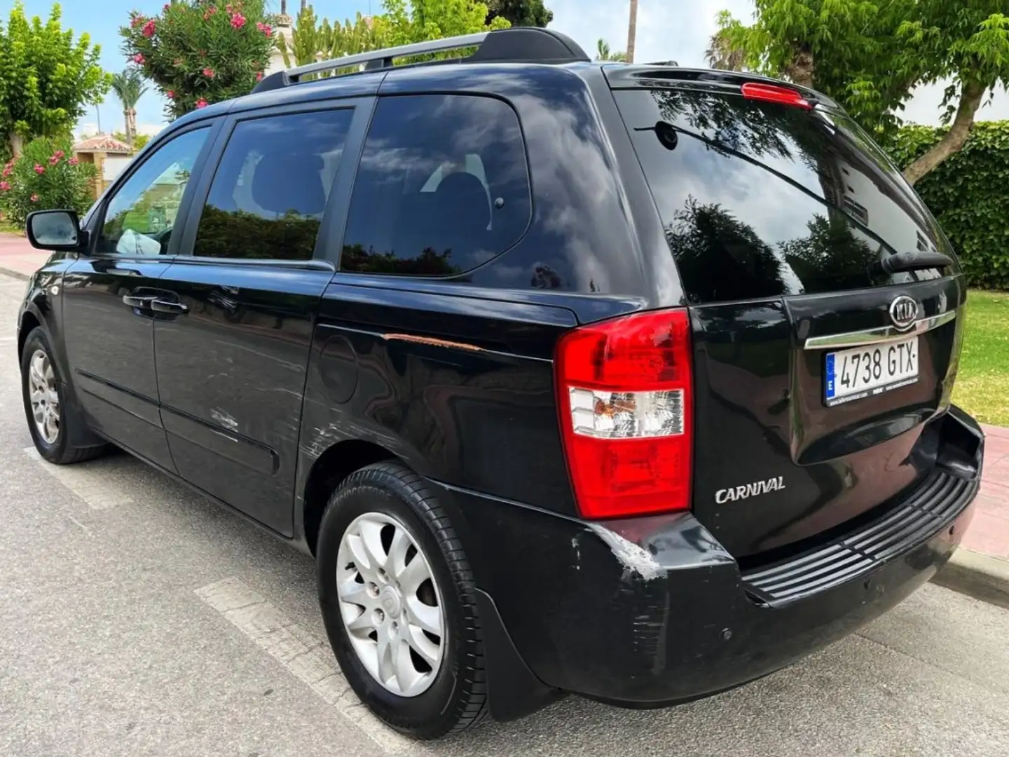 Kia Carnival Monovolumen Automático de 5 Puertas Negro - 2