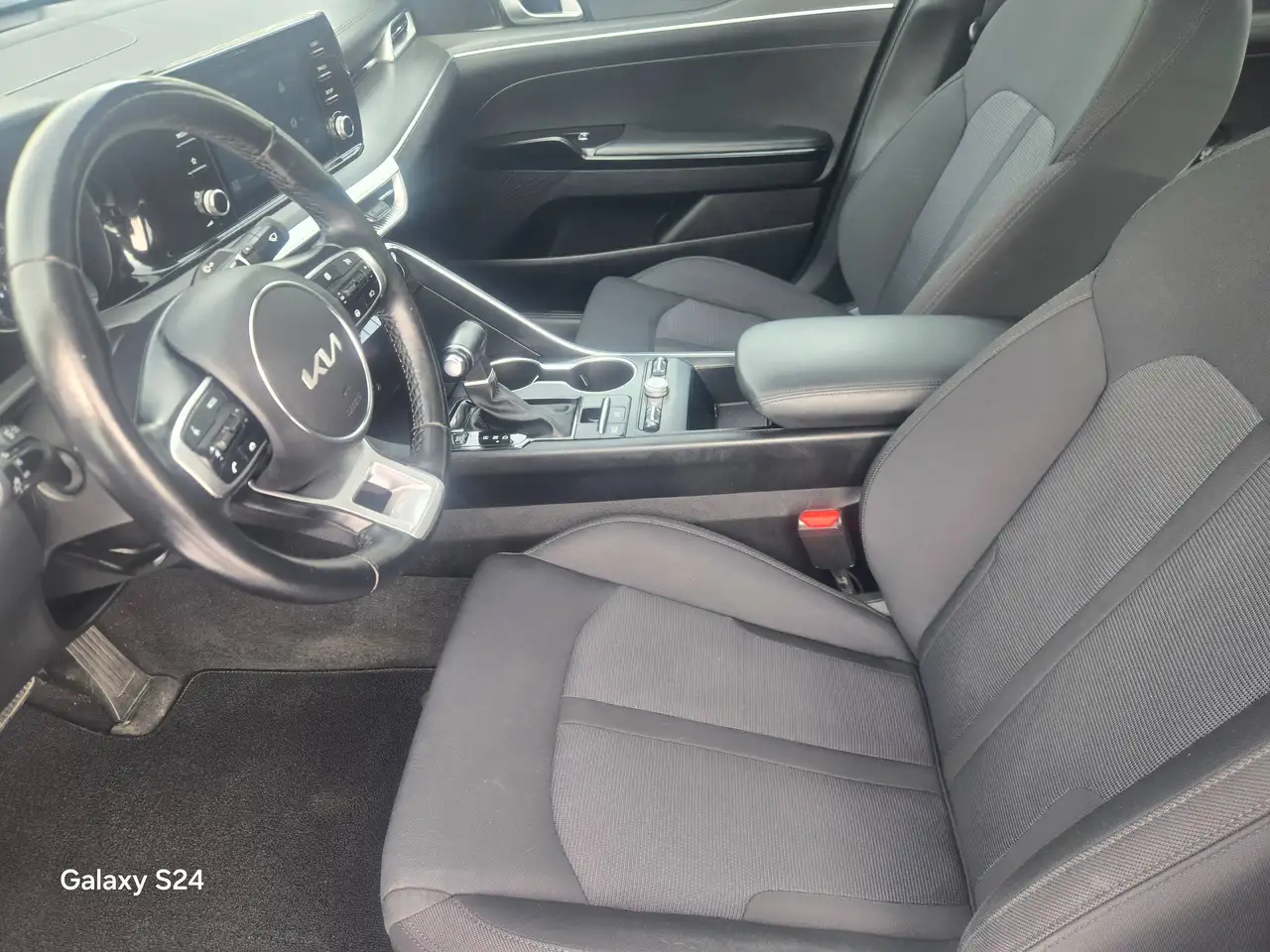 Kia K5 photo Kia K5