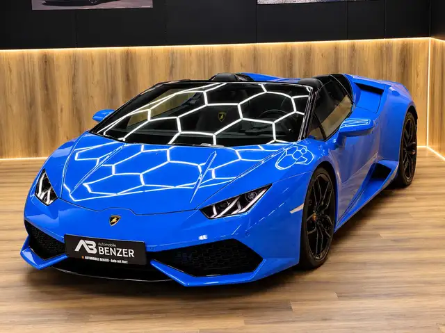 Lamborghini Huracan view 3