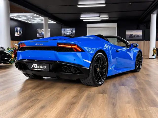 Lamborghini Huracan view 14