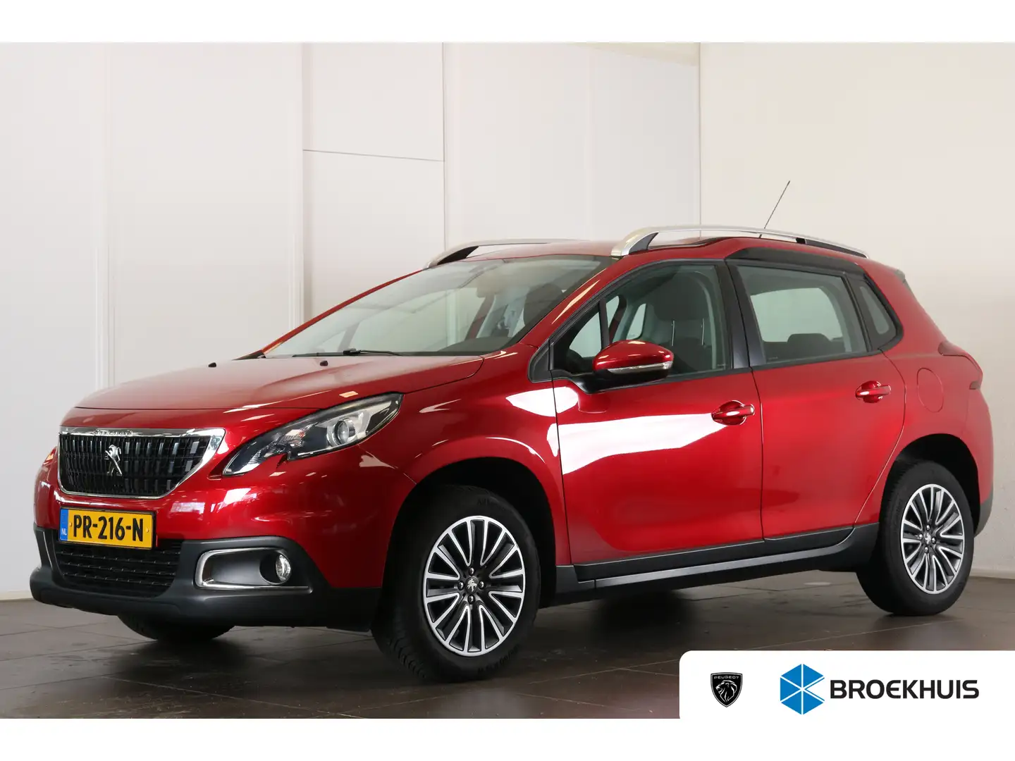 Peugeot 2008 1.2 PureTech Blue Lion 110pk | Airco | Navi | DAB Rood - 1