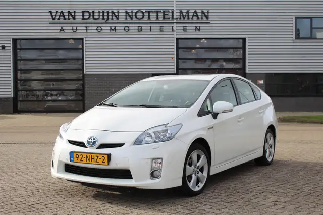 Toyota Prius 1.8 Dynamic / Leer / HUD / JBL / Camera / N.A.P.