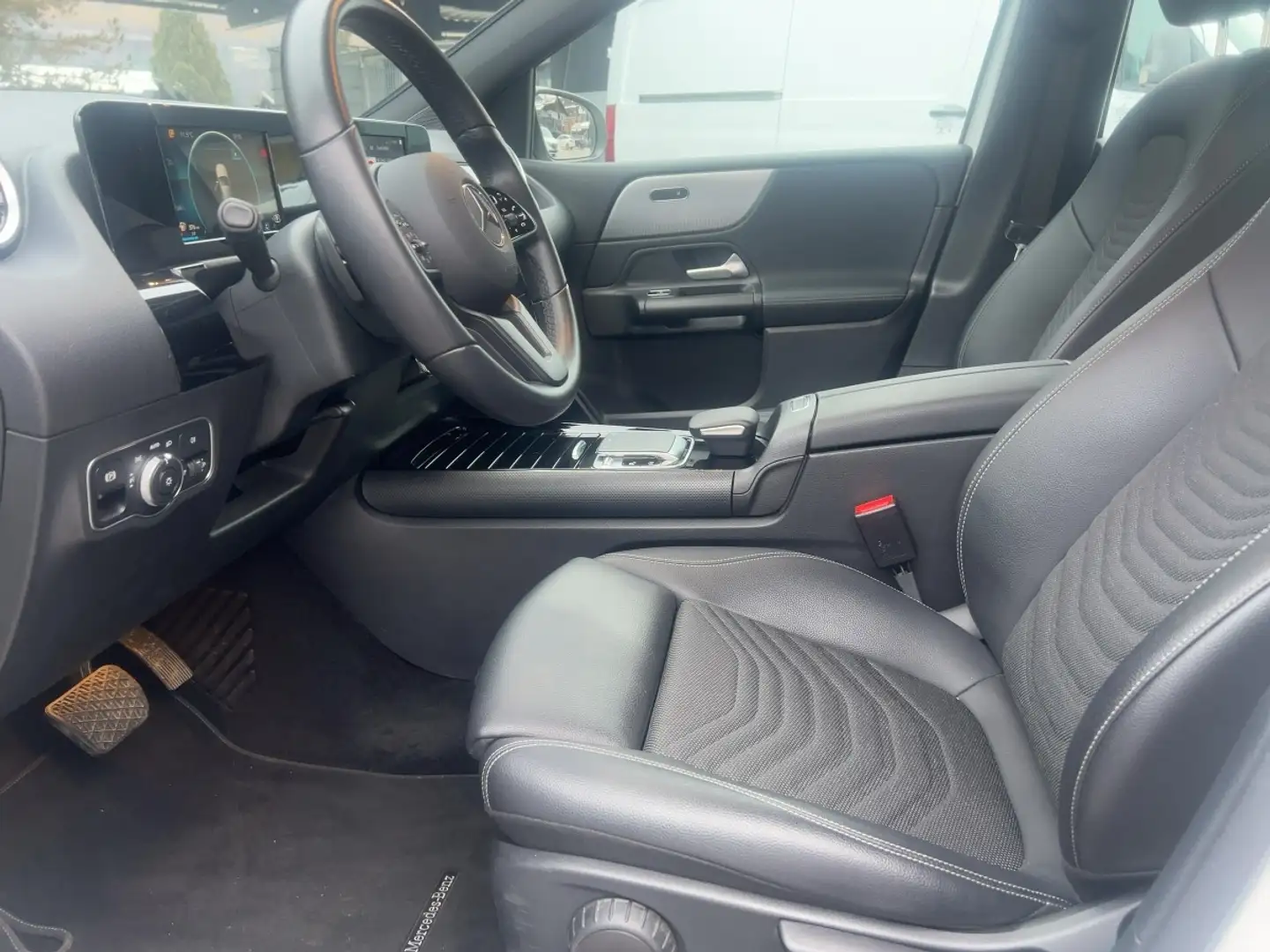 Mercedes-Benz B 180 Style *PTS*Shz*eHeck*MBUX*RKam*Klima* Weiß - 2