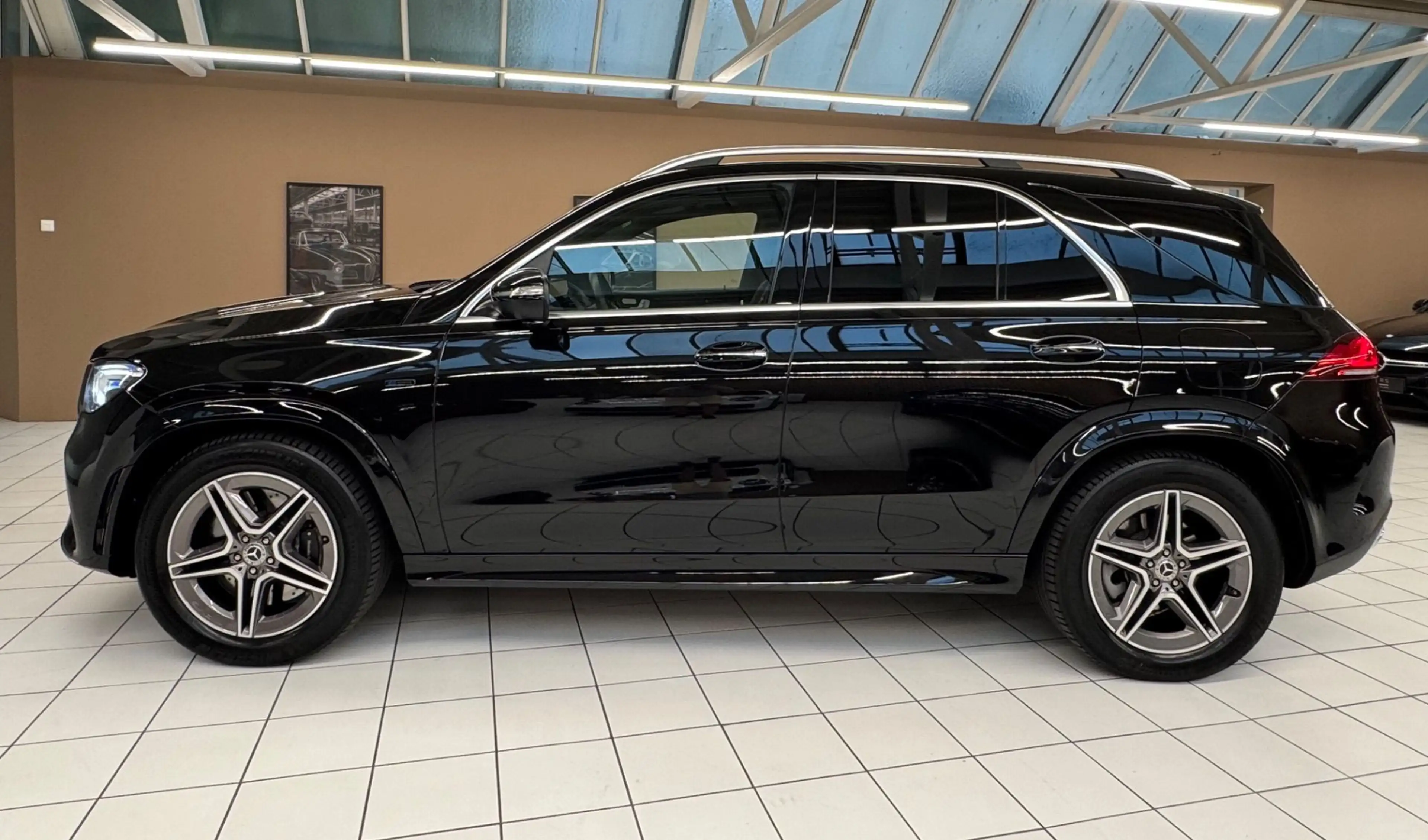 Mercedes-Benz GLE 350 de AMG Line/ Premium/Assistent/Multibeam — photo 7