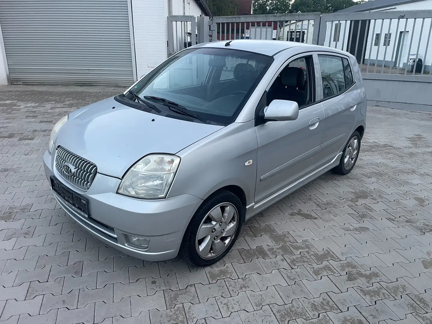 Kia Picanto Grau - 1