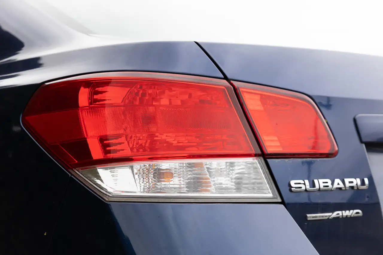 Subaru Legacy снимка Subaru Legacy