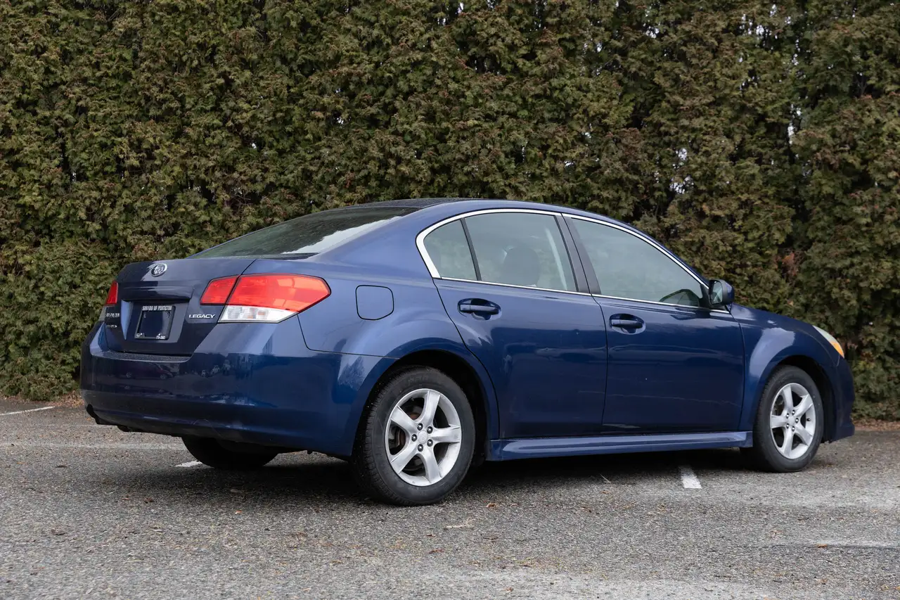 Subaru Legacy снимка Subaru Legacy