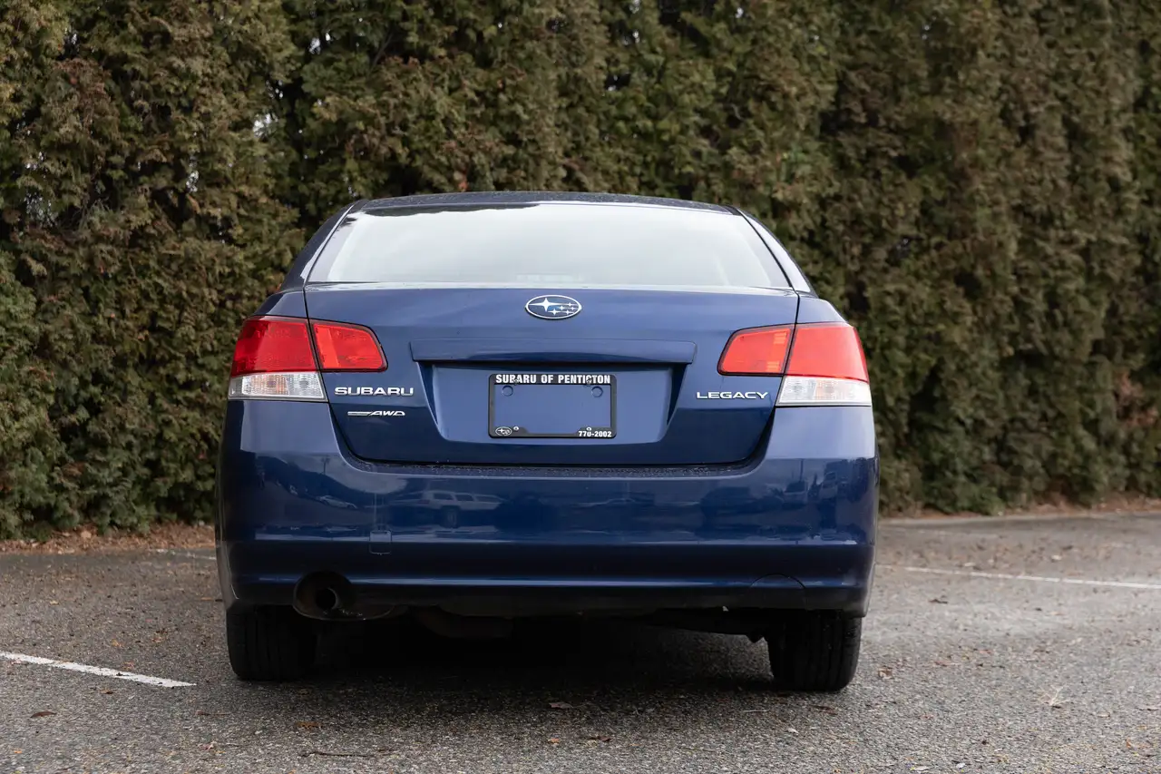Subaru Legacy снимка Subaru Legacy