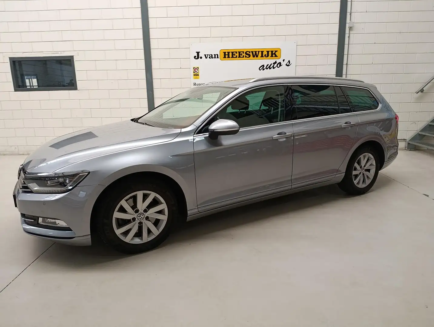 Volkswagen Passat Variant 1.4 TSI Comfortline Business Pdc | Lmv | Navi | Au Grijs - 1