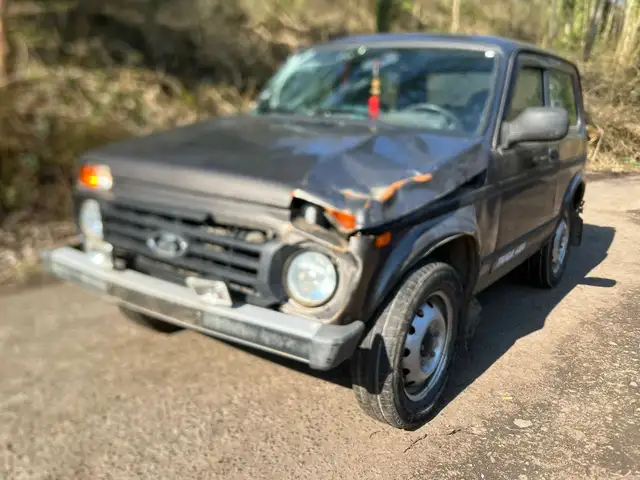 Lada Taiga Basis 4x4 60TKM FAHRBEREIT