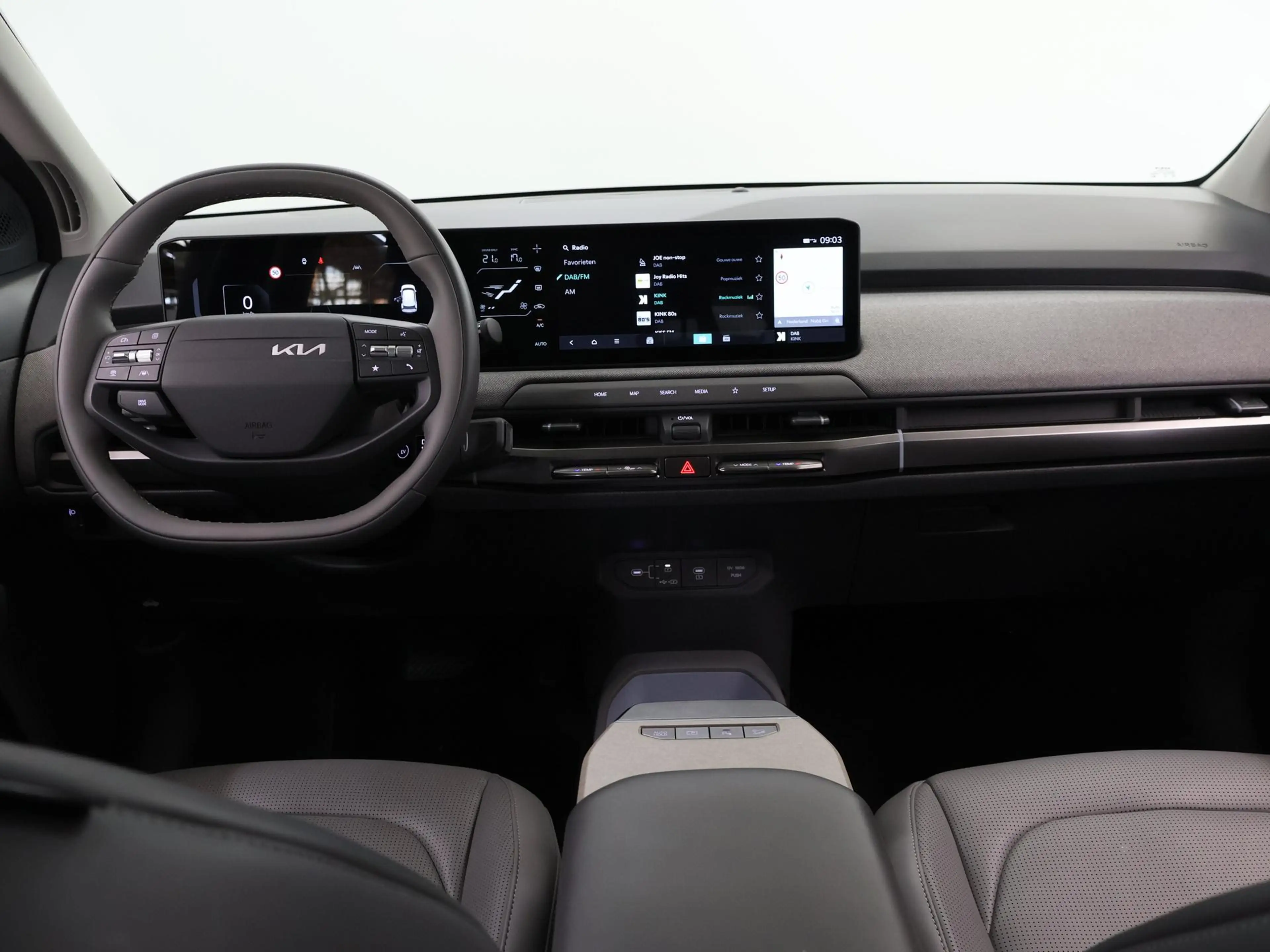 Kia EV3 Plus Advanced 81.4 kWh | Panoramadak | Harman / Ka — photo 8