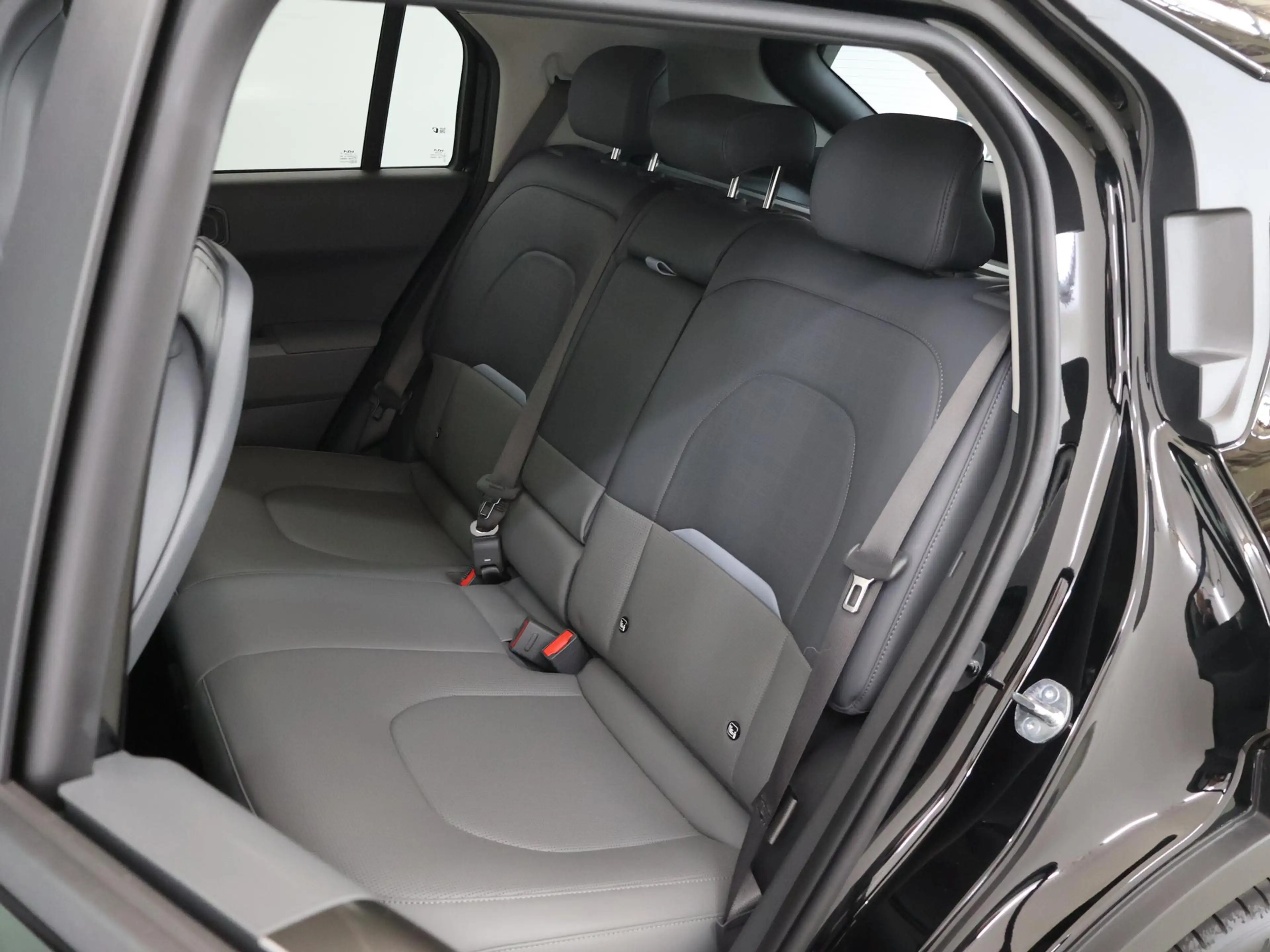 Kia EV3 Plus Advanced 81.4 kWh | Panoramadak | Harman / Ka — photo 11