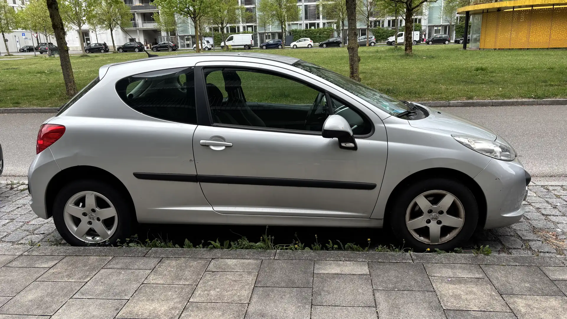 Peugeot 207 Urban Move Grau - 2