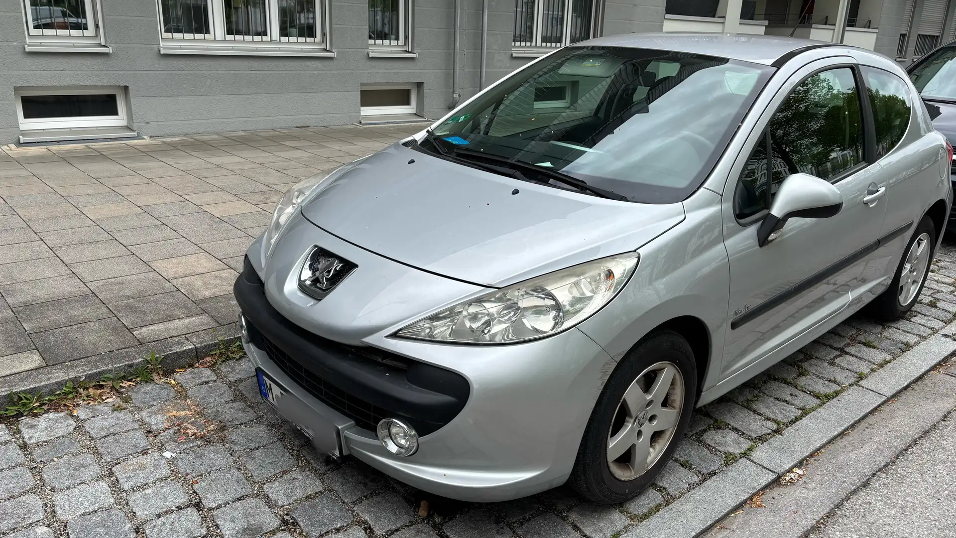 Peugeot 207 Urban Move Grau - 1