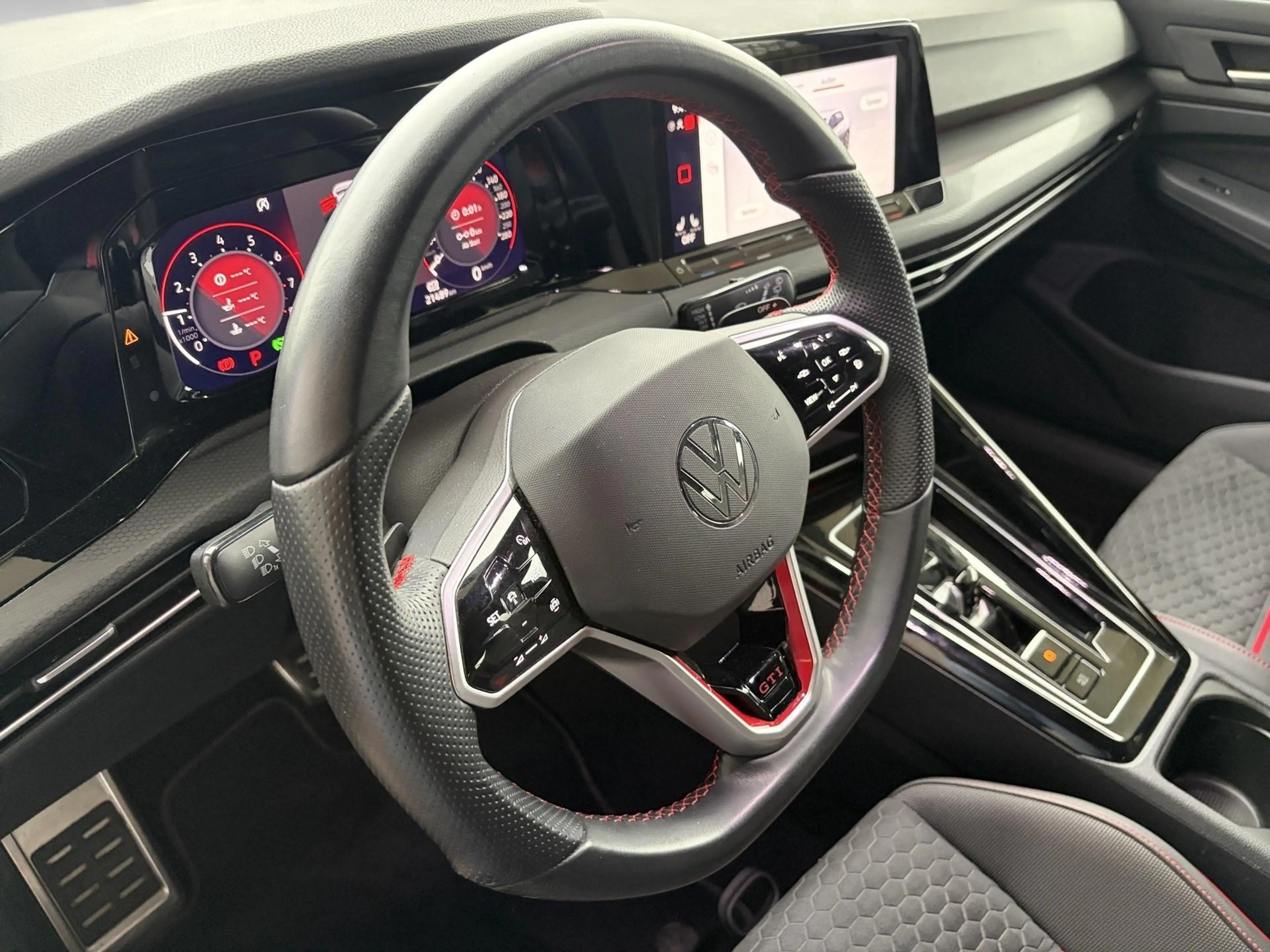 Volkswagen Golf GTI VIII 2.0 TSI 221kW Clubsport DSG — photo 8