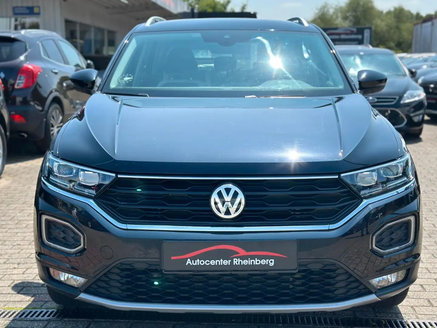 Volkswagen T-Roc Sport Aut. 1.Hand*HU NEU* Negro - 2