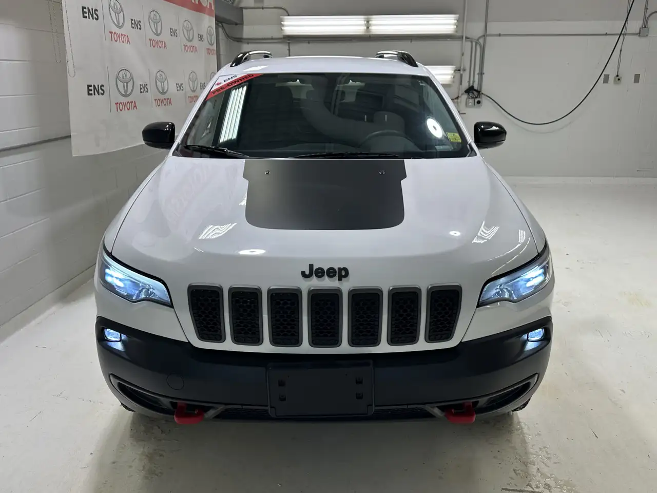 Jeep Cherokee снимка Jeep Cherokee