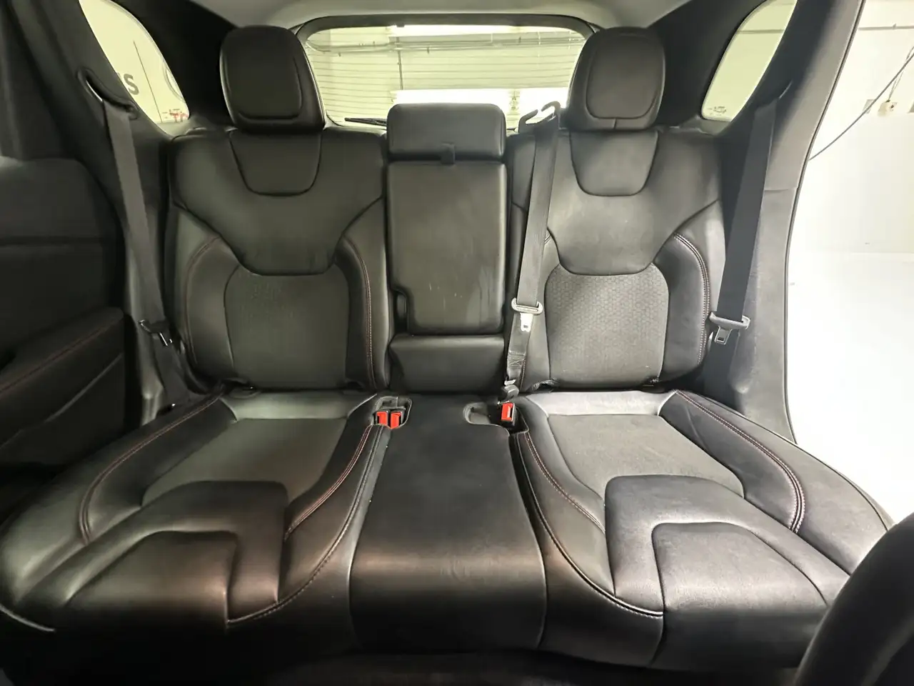 Jeep Cherokee снимка Jeep Cherokee
