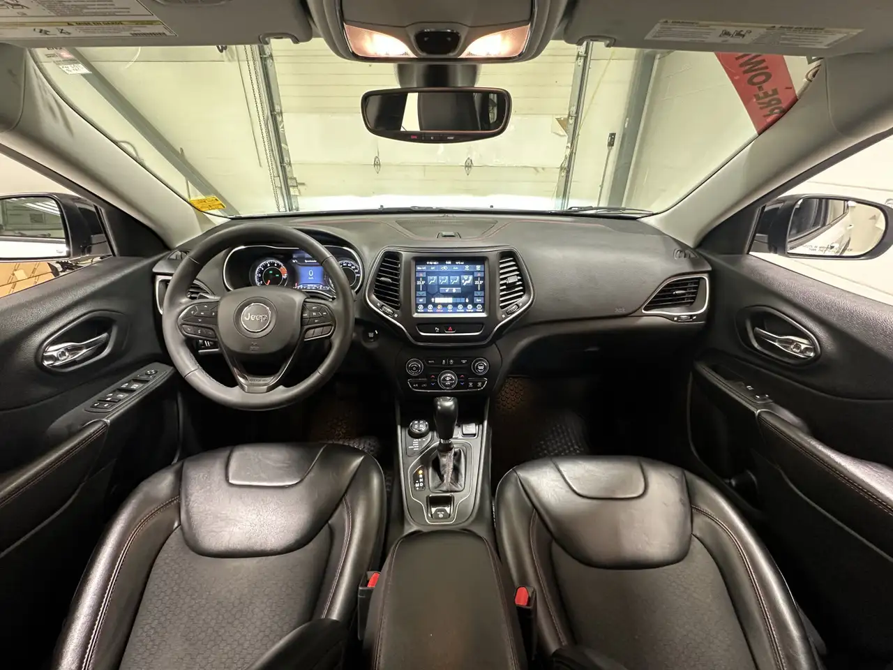 Jeep Cherokee снимка Jeep Cherokee