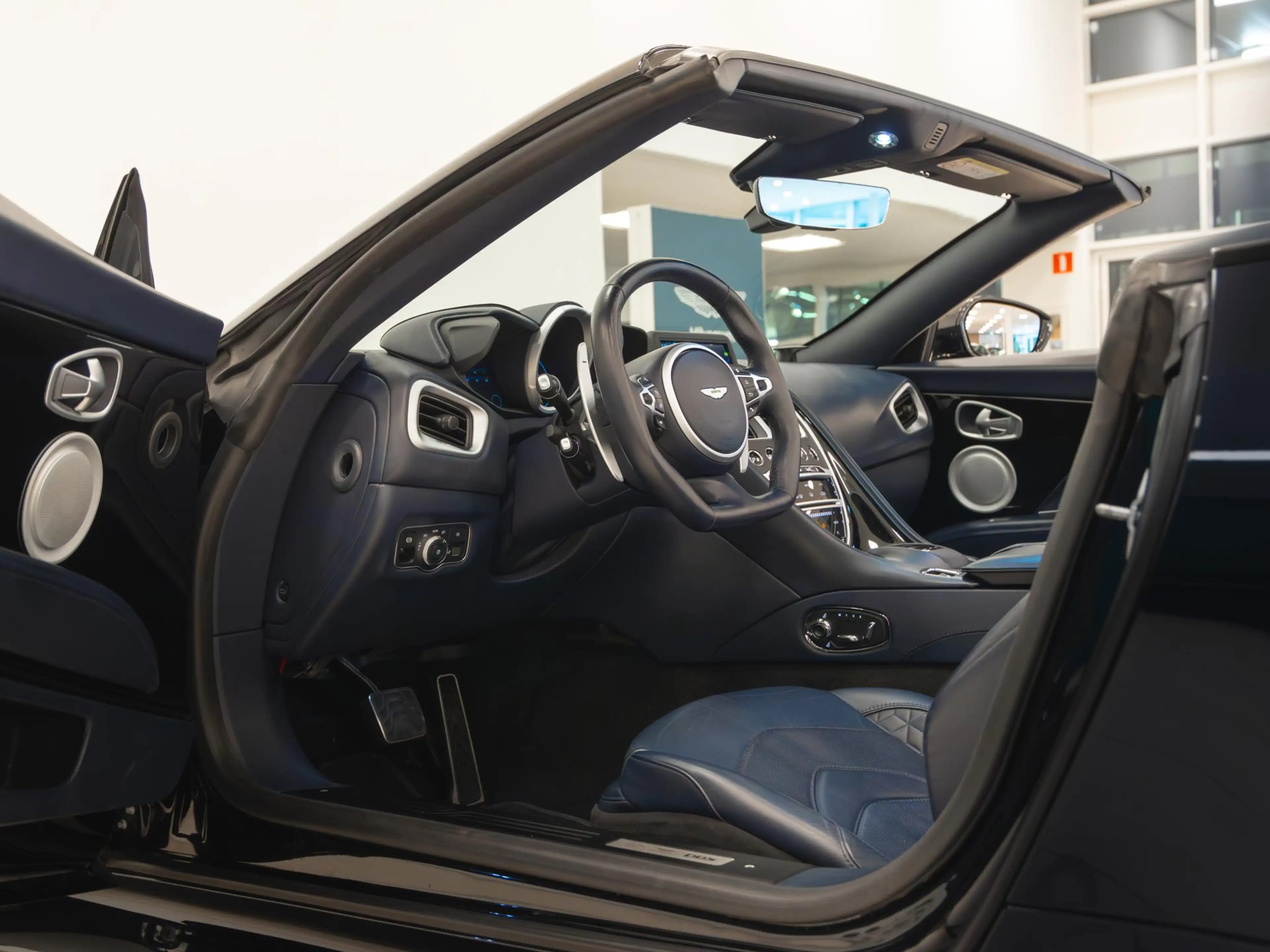 Aston Martin DBS Superleggera Volante Incl. BPM — photo 6