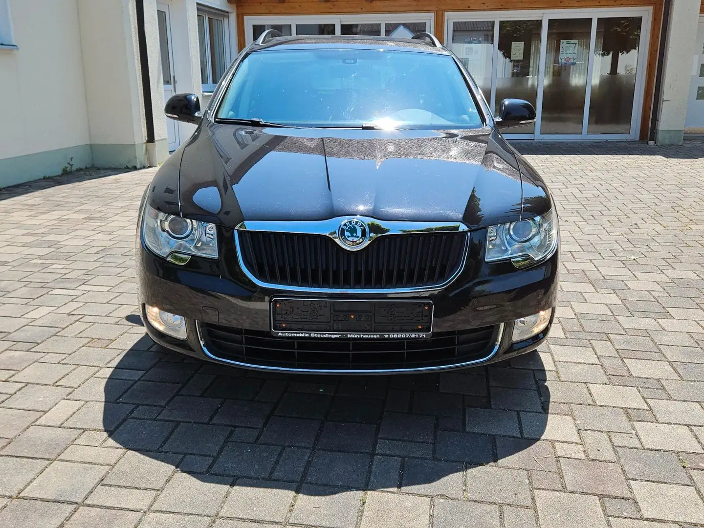 Skoda Superb Combi Exclusive Xen Navi AHK PDC 2.Hand Schwarz - 2