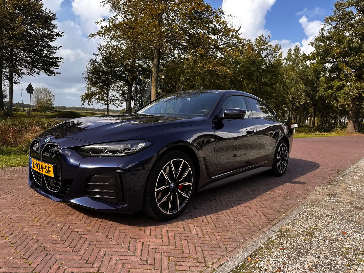 BMW i4 eDrive40 Синій - 2